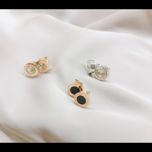 High quality stainless steel stud earrings - Picture 2 of 12